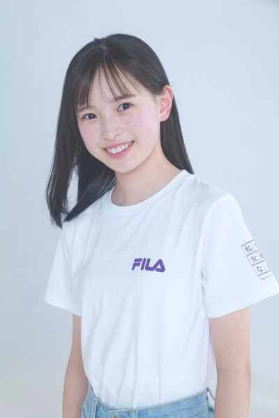 白いTシャツ姿の大和奈央