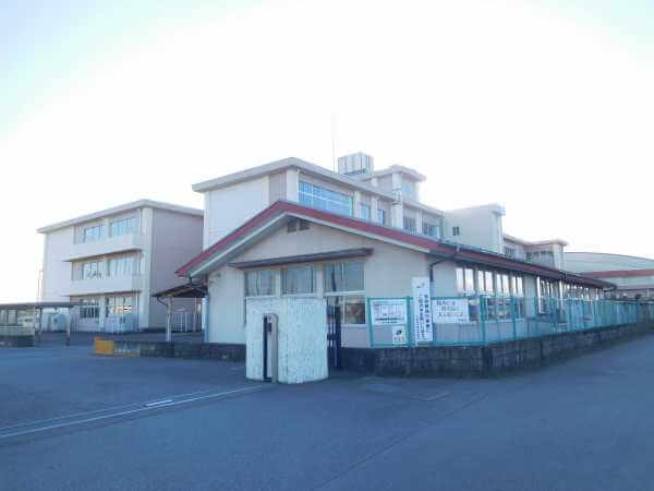 宇都宮市立横川中学校の外観