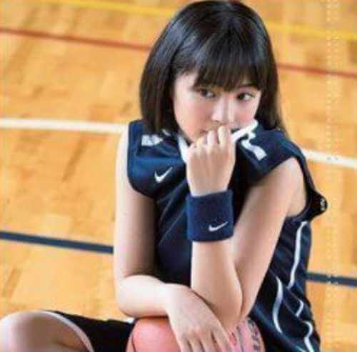 広瀬すずのバスケのユニフォーム姿